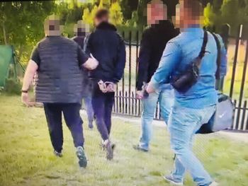 Warszawa: Ukrywał się w domku letniskowym. Ścigany 7 podstawami 32-latek namierzony przez kryminalnych