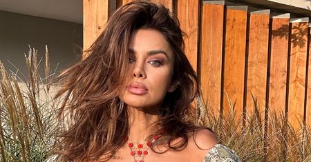 Natalia Siwiec w bikini pozuje u boku mamy