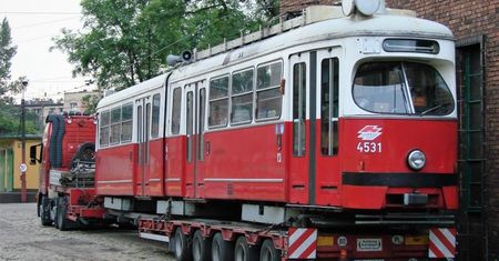 Śląskie. Koniec służby leciwych "wiedeńczyków". Wagony typu E1 przechodzą na emeryturę