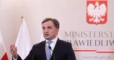 Ziobro o skandalu i szantażu. Tusk o obsesji Kaczyńskiego, za którą zapłacimy