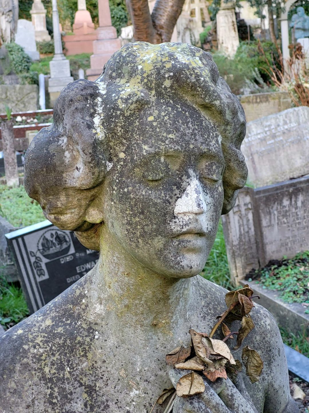 Highgate to prawdziwa galeria sztuki funeralnej