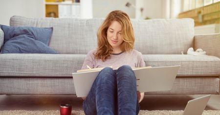 Zróbmy to online – degustujmy wina i róbmy szpagat