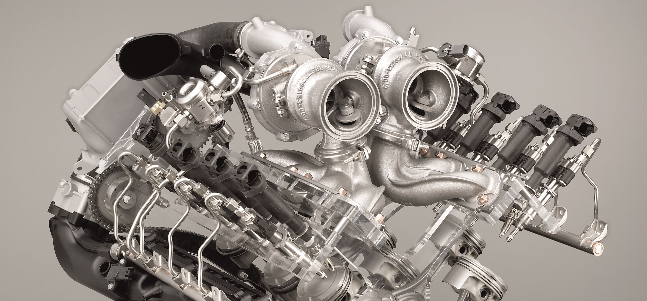 Doładowanie równoległe w silniku benzynowym V8 BMW