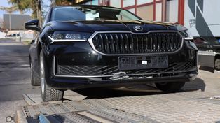 Nowe nieoznakowane radiowozy. Tym razem policja wybrała inna markę