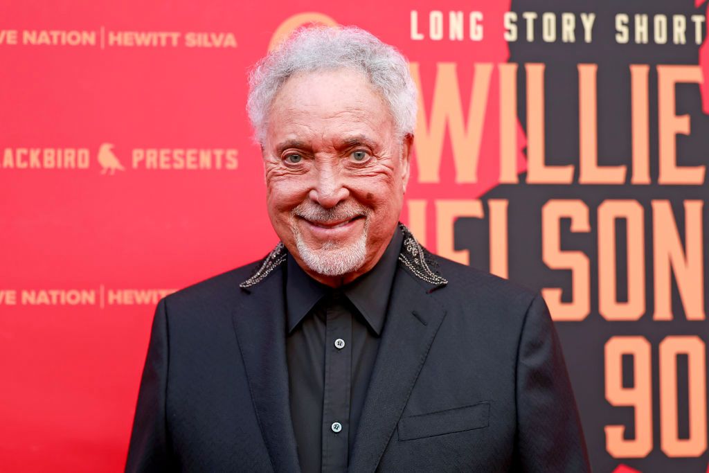 Tom Jones przeszedł dwie operacje biodra