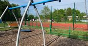 Warszawa. Ukradli huśtawki z placu zabaw na Bielanach