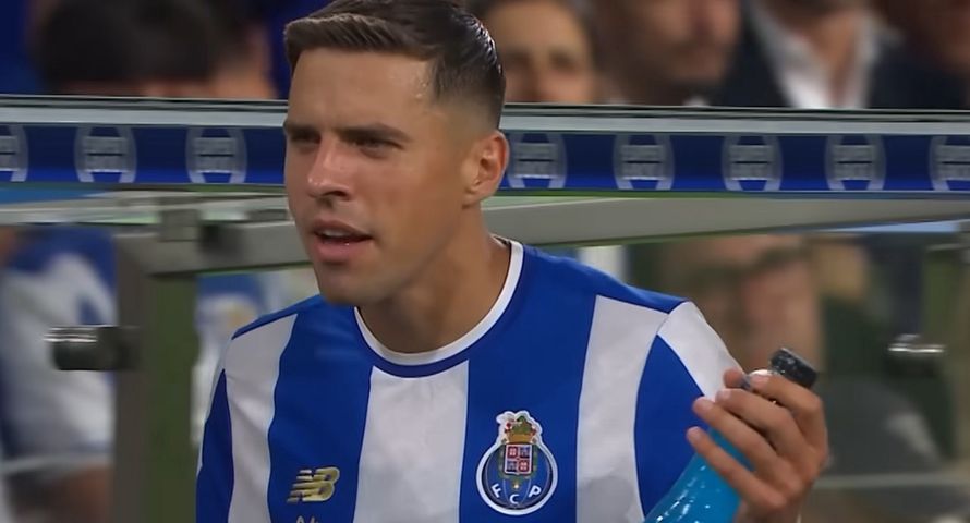 TVP Sport pokaże rozgrywki piłkarskie z dwoma Polakami. Transmisje także na YouTubie