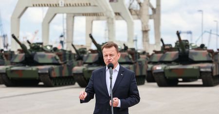 "Czołgi są jak na patelni". Generał uderza w Błaszczaka