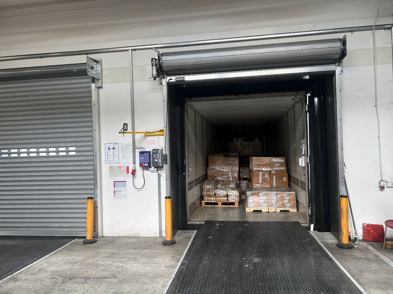 LS Airport Services. Terminal cargo