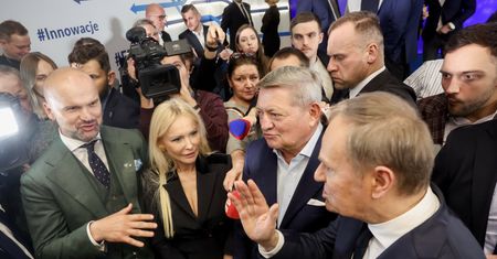 "Słuchajcie, zgodził się". Nowe nagranie premiera i Rafała Brzoski