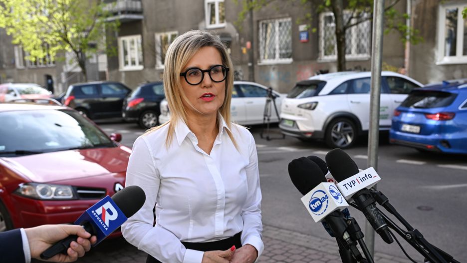 Ewa Wrzosek
Radek Pietruszka
Prokuratur, Prokuratura Okr�gowa, przes�uchanie, polityka, skadanie zezna�, zeznania, z�o�enie