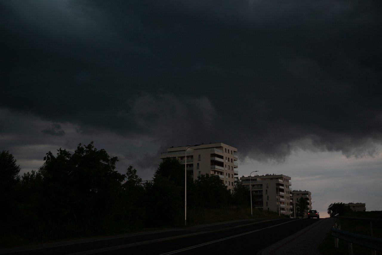 IMGW ostrzega: Burze nad Lubelszczyzną. Lokalnie może spaść grad