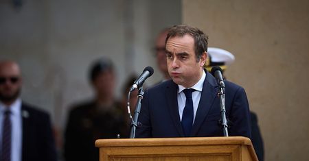 Lecornu ponownie powołał rząd. Jego dni znów policzone?