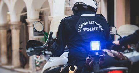 Makabryczne odkrycie w Atenach. Ciało kobiety znaleziono w walizce