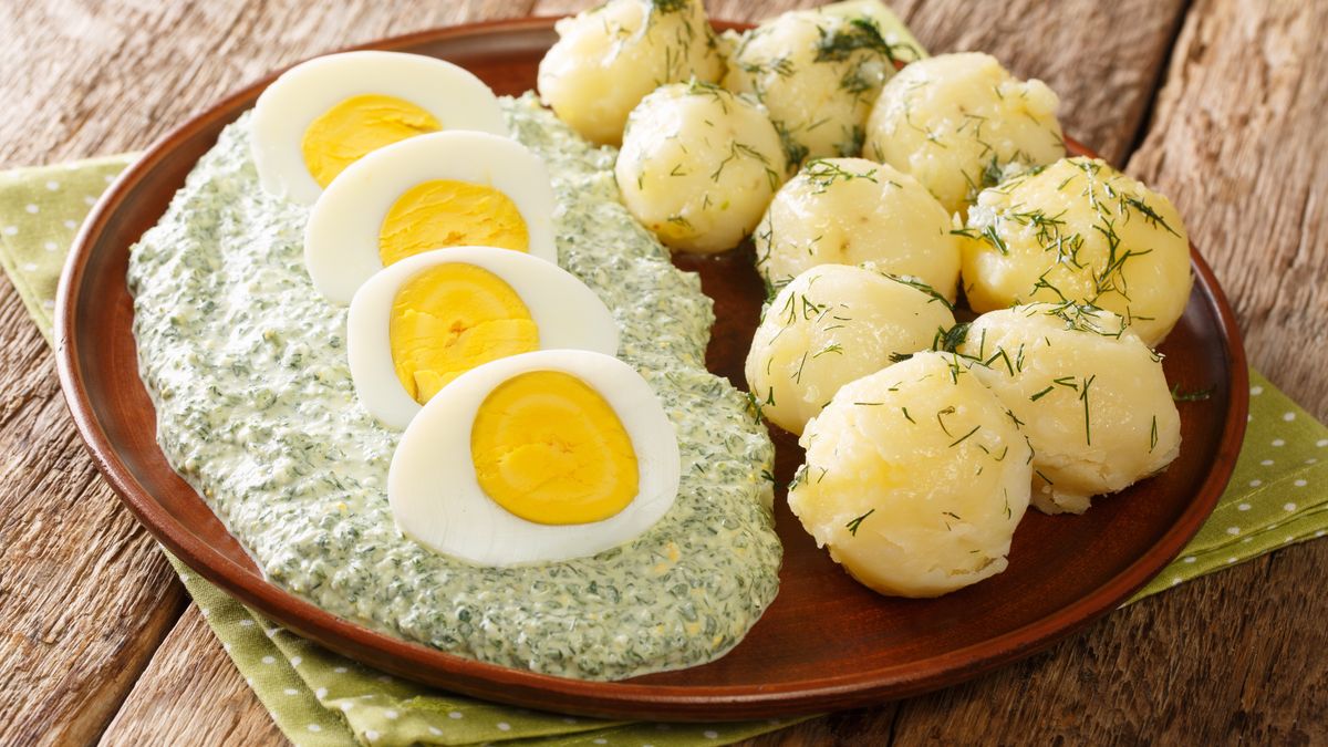 Jajko w sosie koperkowym