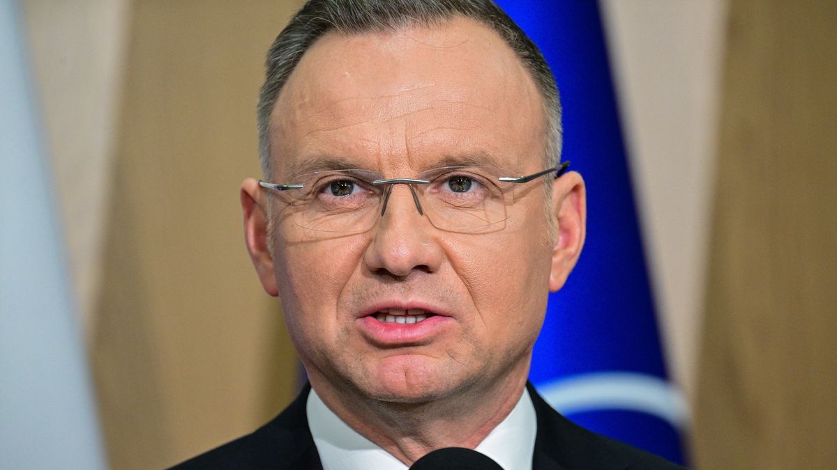 Bydgoszcz, 04.07.2024. Prezydent Andrzej Duda podczas konferencji prasowej, po naradzie z dowódcami wojskowymi przed Szczytem NATO w Waszyngtonie, 4 bm. w Centrum Doktryn i Szkolenia Sił Zbrojnych w Bydgoszczy. (mr) PAP/Tytus Żmijewski