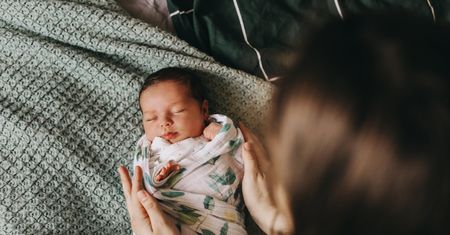 Dyschezja niemowlęca - przyczyny, objawy, diagnostyka, leczenie, dyschezja a kolka niemowlęca