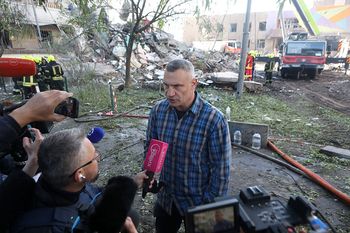 Kliczko doradza opuszczenie Kijowa. "Chodzi o przetrwanie"