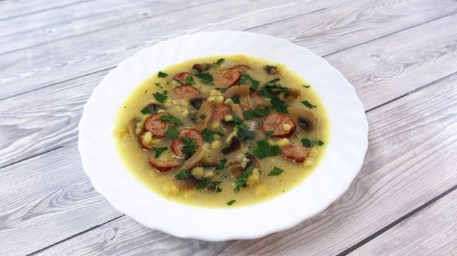 Zupa pieczarkowa z kiełbasą