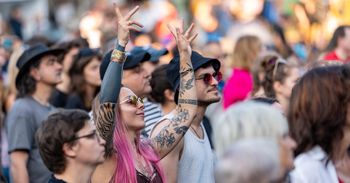 Gdynia: Energetyczna Globaltika. Muzyka świata porwała publiczność w Parku Kolibki