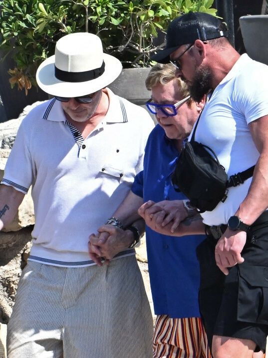 Elton John z mężem i synami w Cannes