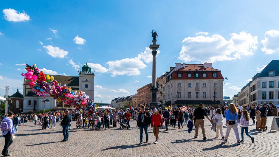 Holiday in Warsaw. People in the old market square of the historic center
Warsaw, Poland - May 01, 2022: May Day celebration in Warsaw. People walking on the historic market square in the Old Town
Konoplytska