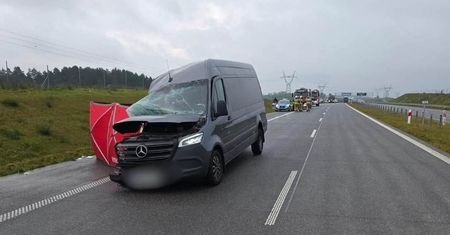 Tragiczny wypadek na trasie S61. Nie żyje jedna osoba, trzy trafiły do szpitala