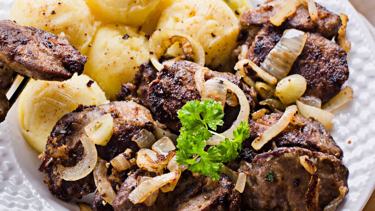 Wątróbka po wenecku oczaruje smakiem