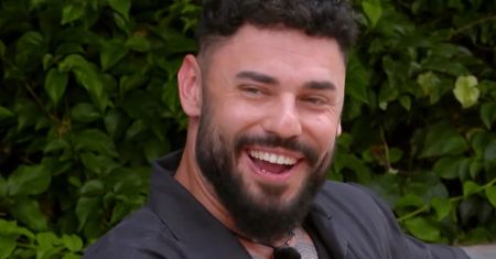 "Nowy Filip" z "Hotelu Paradise" UKRYWA, że ma córkę? "Pogrążył" go dawny wpis