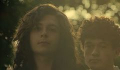 Taki będzie film o liderze Lady Pank. Netflix pokazał zwiastun