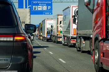 Autostrada A4 pod Wrocławiem stoi. Korek ma ok. 25 km po dwóch stronach