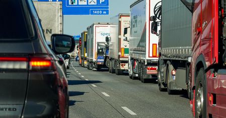 Autostrada A4 pod Wrocławiem stoi. Korek ma ok. 25 km po dwóch stronach
