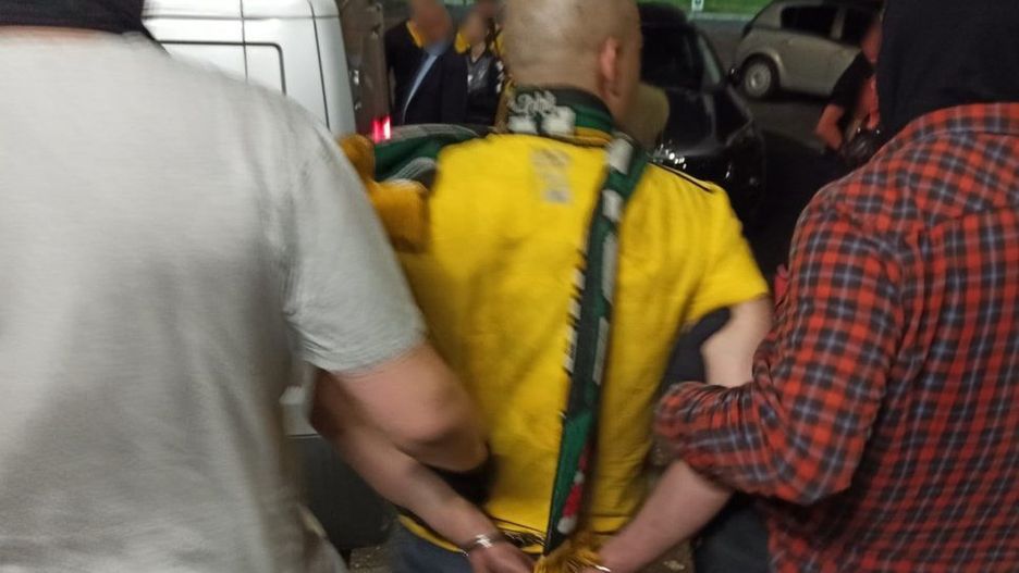 Śląskie. Katowiccy policjanci zatrzymali trzy osoby podczas poniedziałkowego meczu GKS-u Katowice ze Stalą Rzeszów.