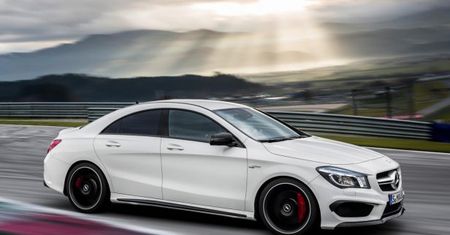 Mercedes-Benz CLA 45 AMG na pierwszych oficjalnych zdjęciach