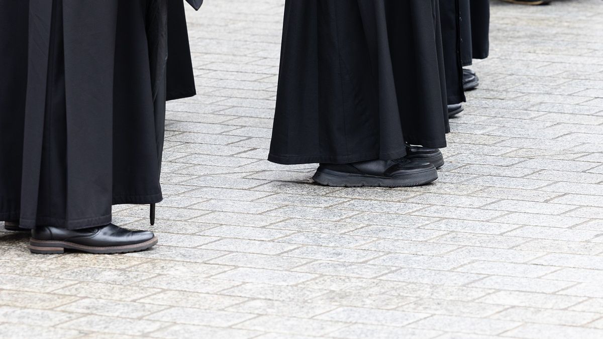 Szokujące obrażenia u księdza. Chodzi o miejsca intymne. Zdjęcie ilustracyjne. 