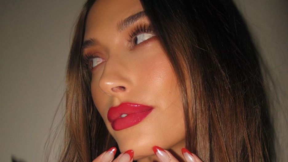 Hailey Bieber lansuje nowy trend w stylizacji paznokciInstagram/haileybieber