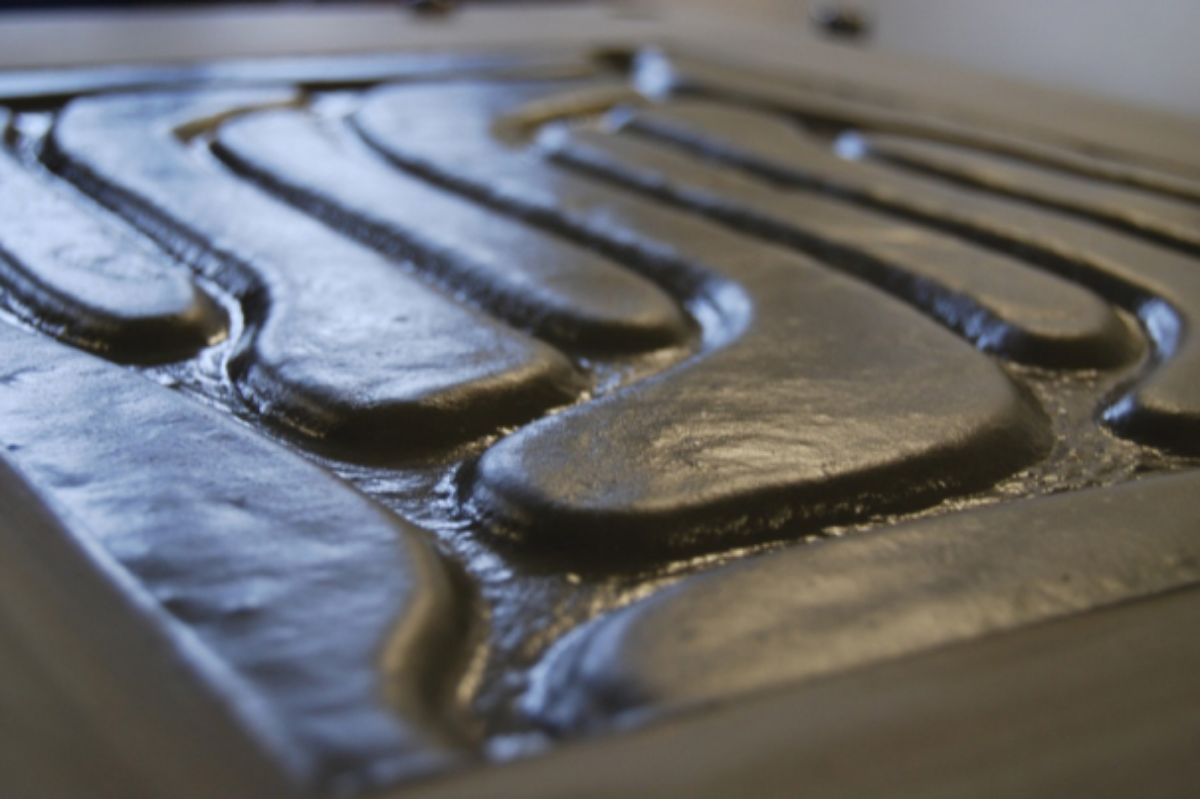 Idealne wsparcie dla pomp ciepła. Zainstaluj je na fasadzie budynku