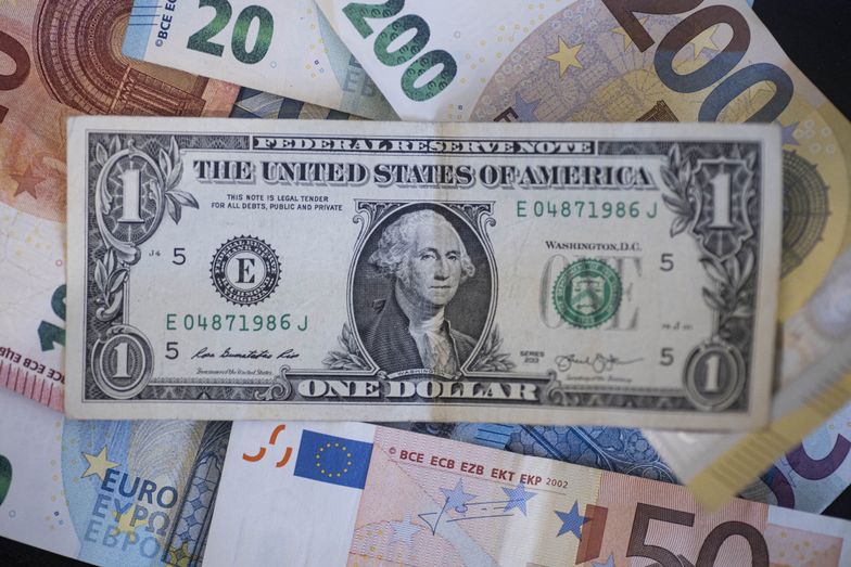Dolar tanieje. Amerykańska waluta się osłabia