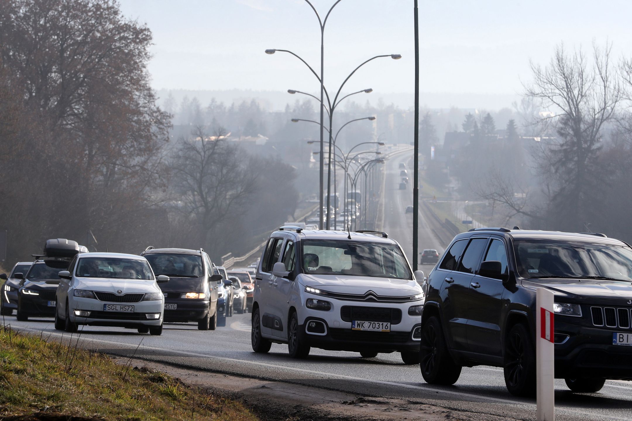 ruch samochodowy na Zakopiance
Grzegorz Momot
korek, korki, na drodze, powroty, powr�t, ruch, ruch drogowy, ruch samochodowy, sylwester, sylwestrowa, wzmo�ony, zakopianka