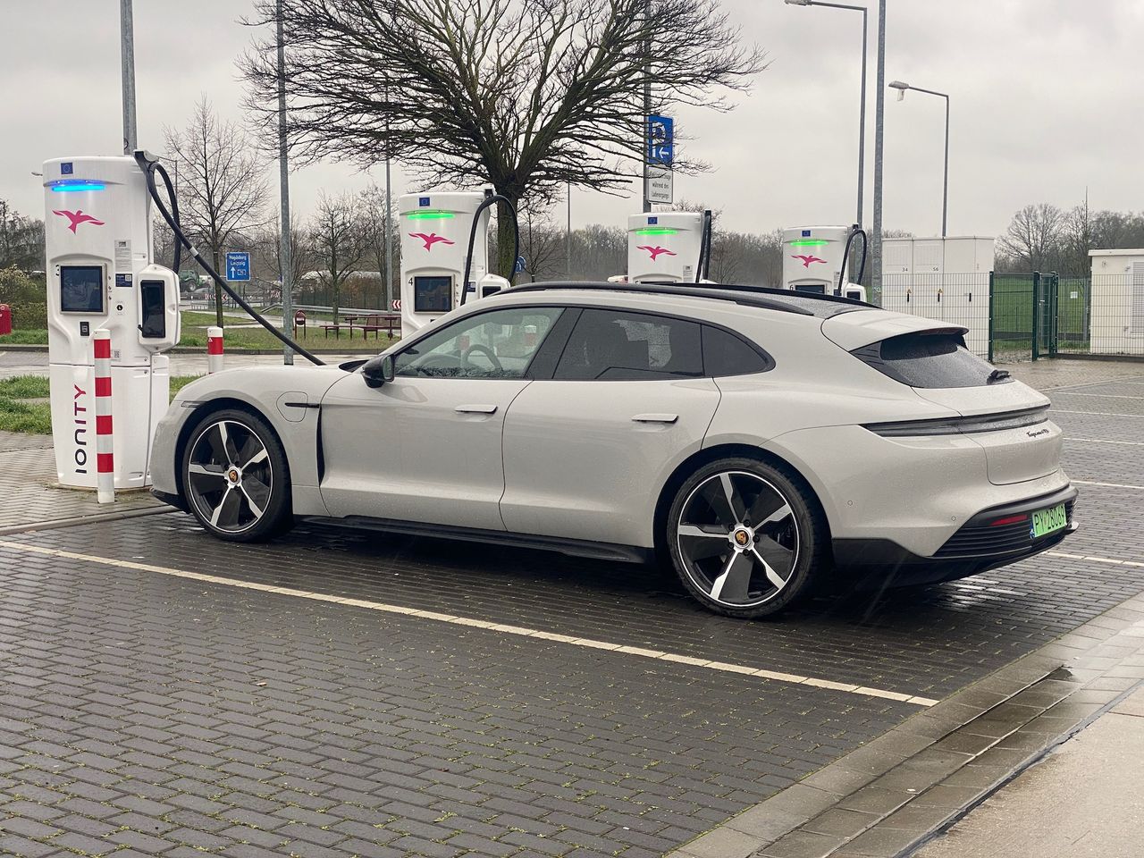 Porsche Taycan GTS Sport Turismo