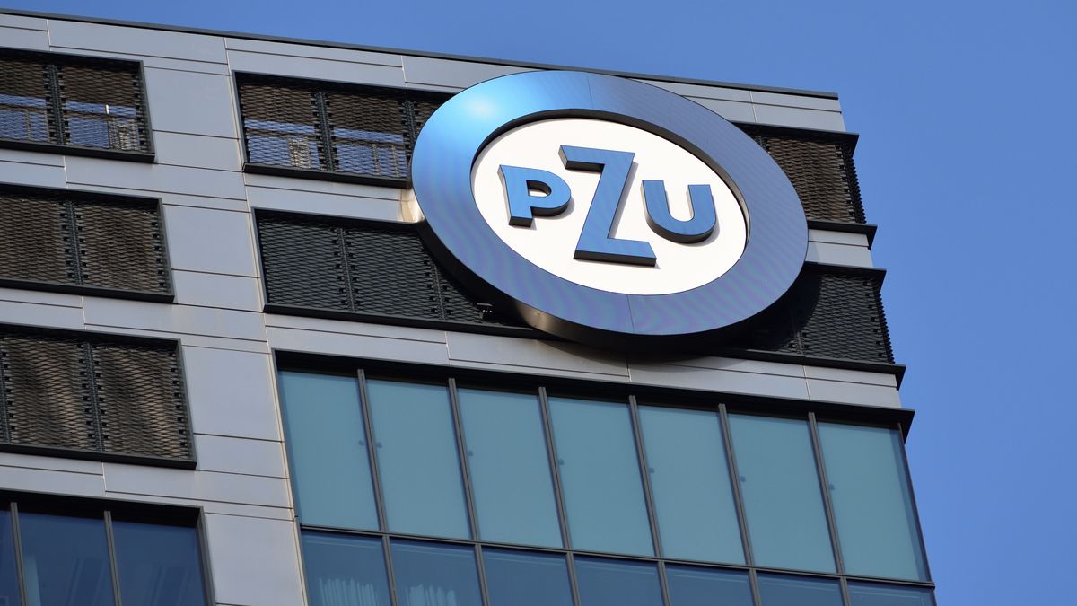 pzu, insurance, building, facade, poland, company, logo, signage, office, outdoor, sign, symbol, emblem, warsaw