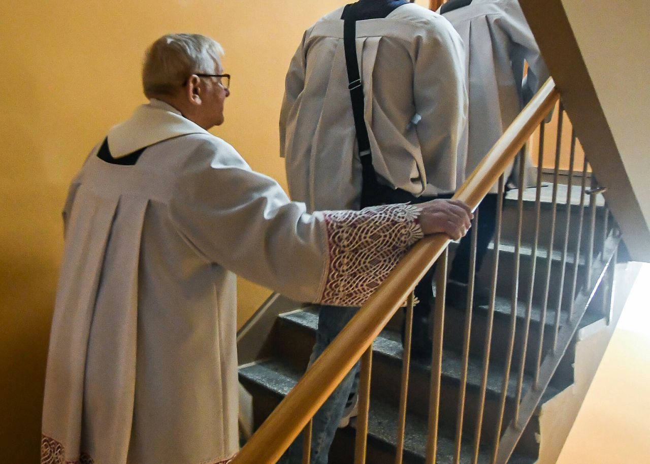 Biskup oburzony nowymi zasadami kolędy. "Jezusowi też grozili"