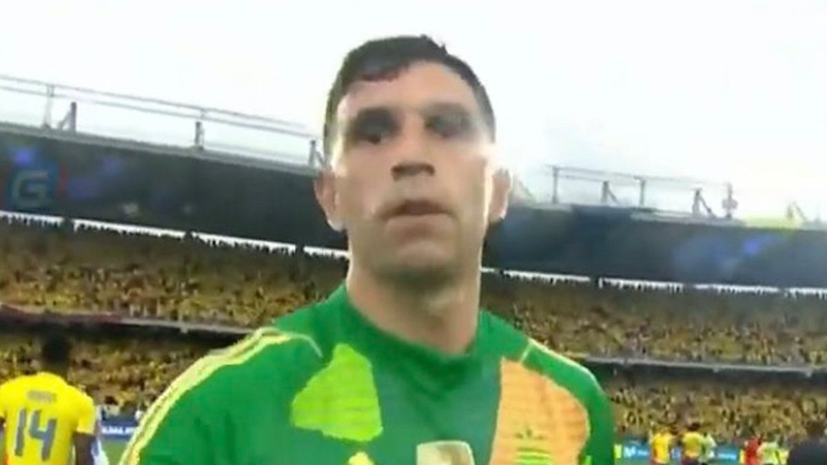 Emiliano Martinez zaatakował operatora kamery po meczu