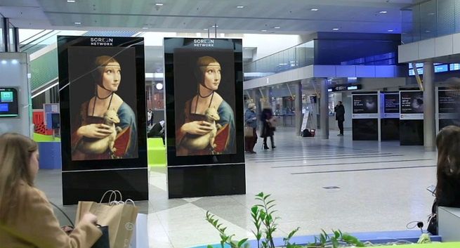 DeepFake użyty w kampanii Poruszamy sztukę” na ekranach digital OOH