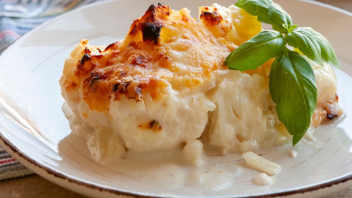 Kalafior zapiekany pod beszamelem