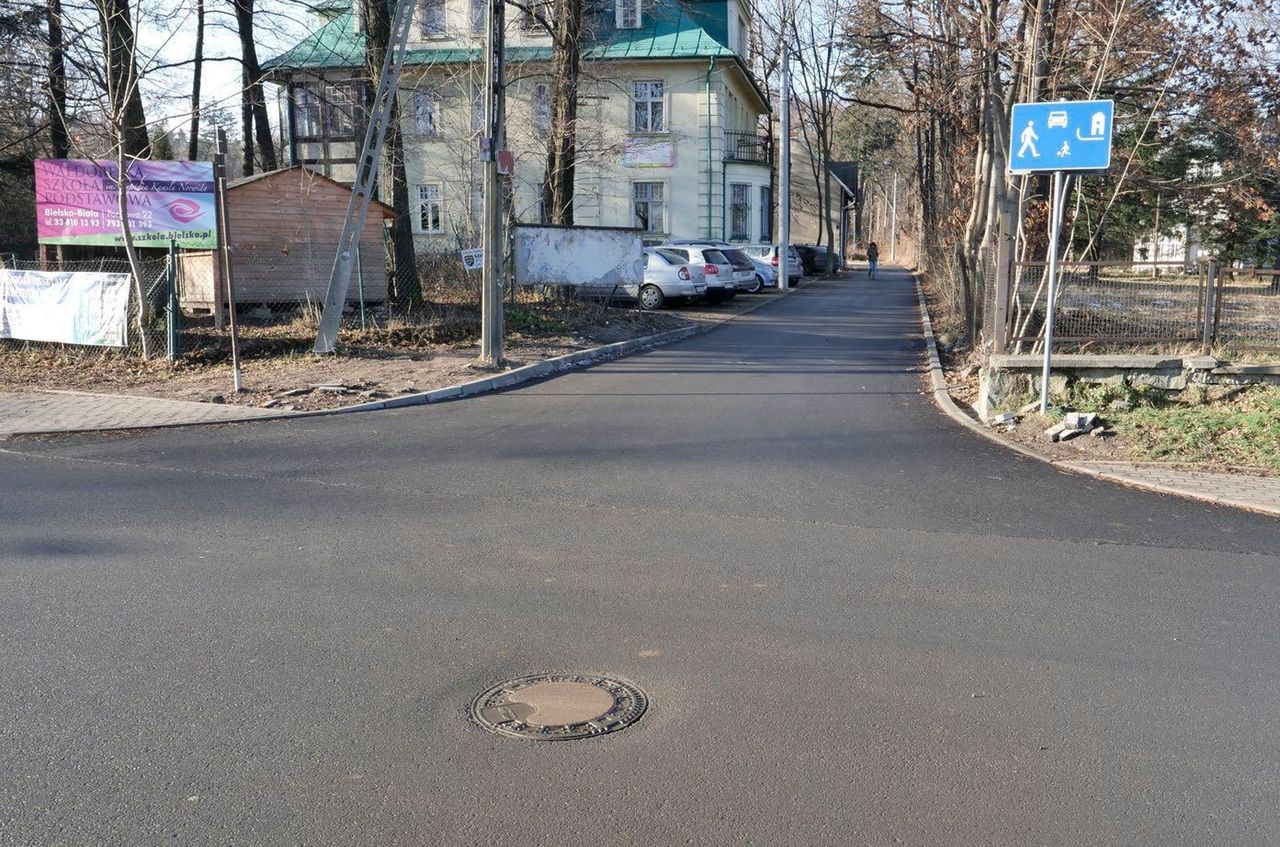 Bielsko-Biała. Rozwidlenia ulic Pocztowej i Srebrnej w Cygańskim Lesie.