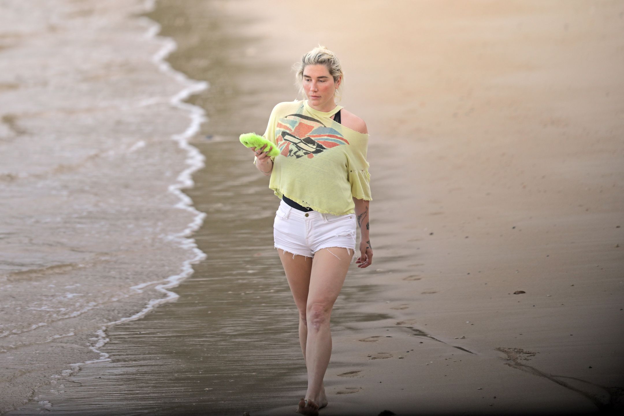 Kesha na wakacjach na Hawajach