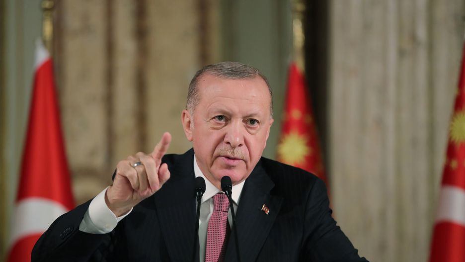 ISTANBUL, TURKIYE - APRIL 27: Turkish President Recep Tayyip Erdogan makes a speech during an iftar meal with NGO representatives at the Dolmabahce Office in Istanbul, Turkiye on April 27, 2022. (Photo by Murat Kula/Anadolu Agency via Getty Images)