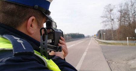W piątek wzmożone kontrole na drogach. Policja zapowiada wysokie kary dla piratów drogowych