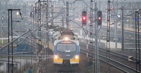 Wszedł na teren elektrowozowni w Gdyni. Fotografował pociągi